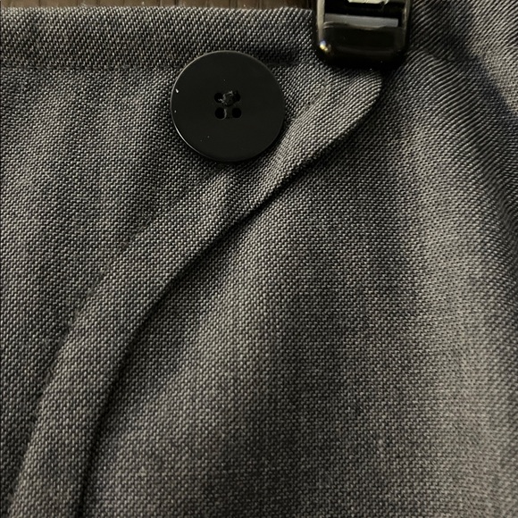 Jones New York gray Pencil skirt. Size 16. - Picture 3 of 8